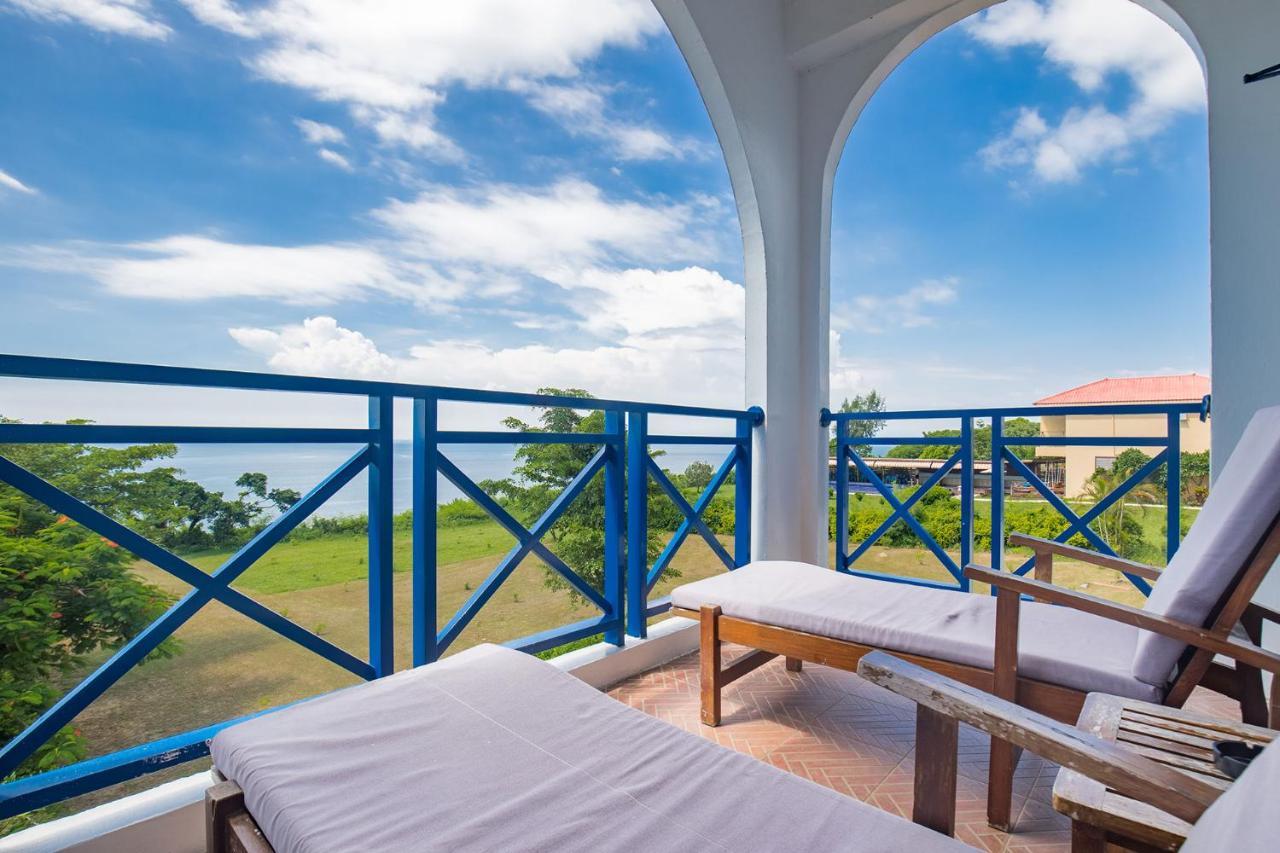 Xiao Liuqiu Mediterranean B&B ภายนอก รูปภาพ